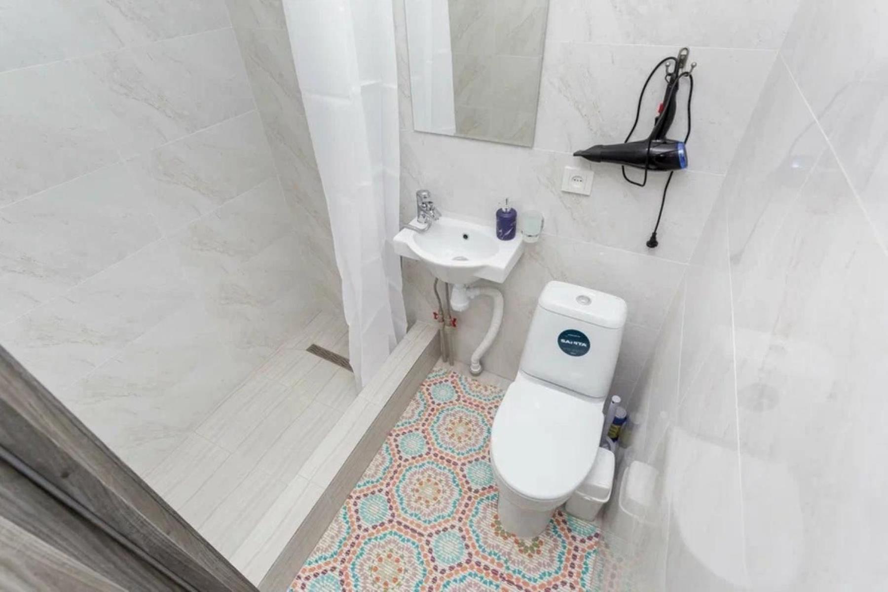 Apartment свежая студия в центре города Almaty
